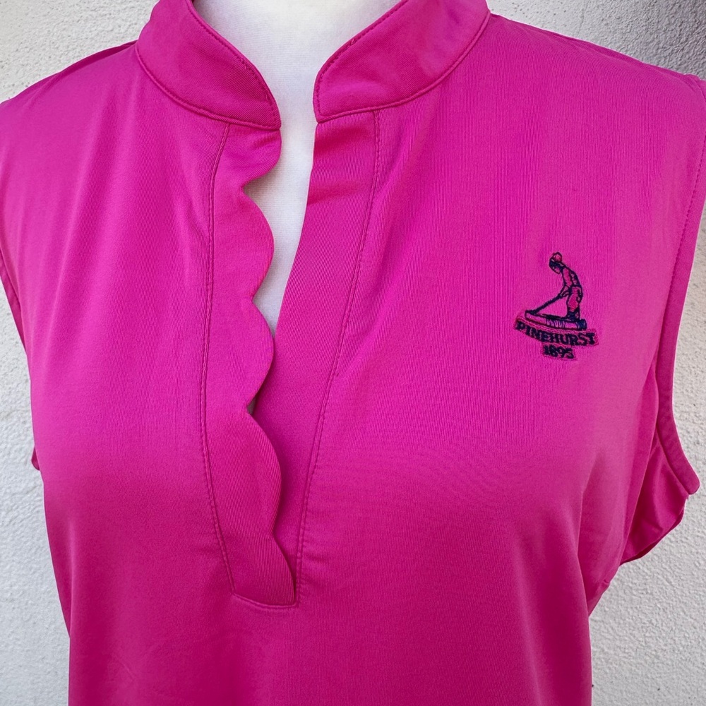 Sleeveless Scalloped V-Notch Tank Top - Hot Pink - Picture 2 of 7